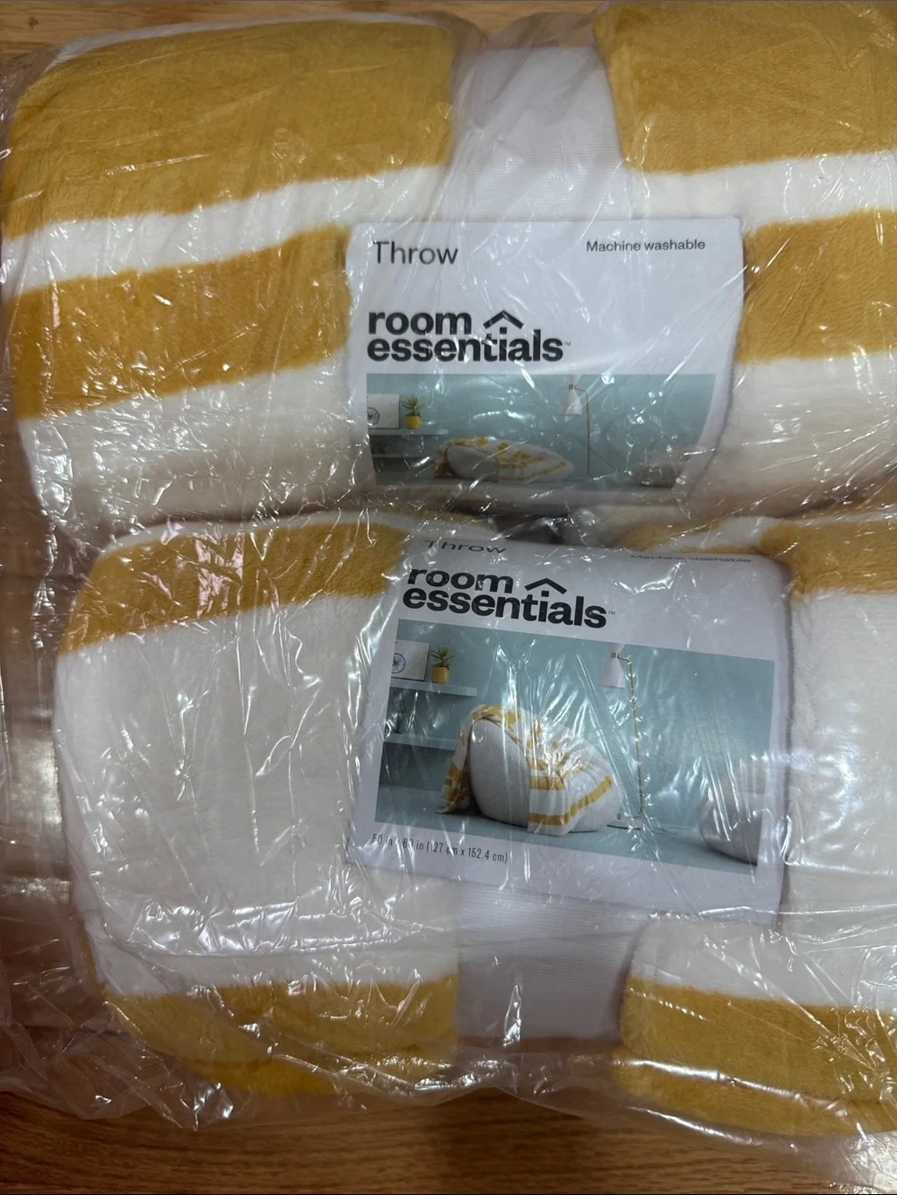 Room Essentials Yellow and White Striped Bath Towels - Set of 2